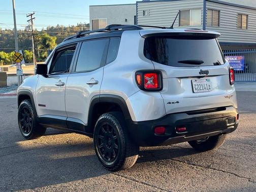 2016 Jeep Renegade Trailhawk