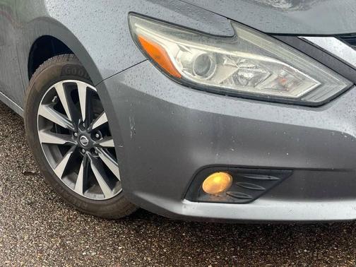Gun Metallic 2016 Nissan Altima 2.5 SV