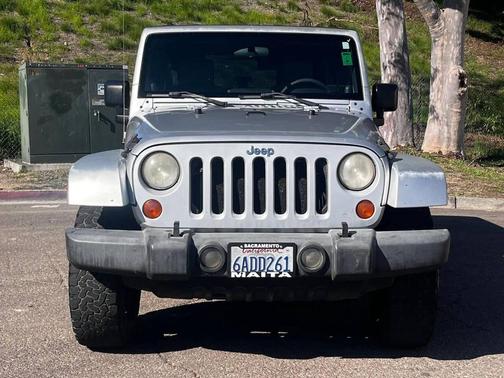 Silver 2007 Jeep Wrangler Unlimited Sahara