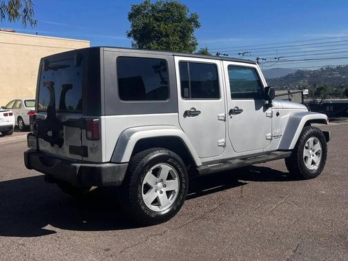 Silver 2007 Jeep Wrangler Unlimited Sahara