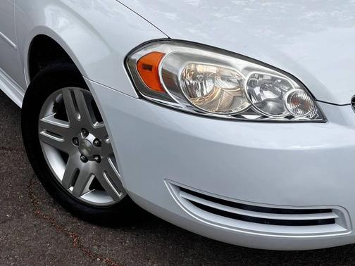 White 2013 Chevrolet Impala LT