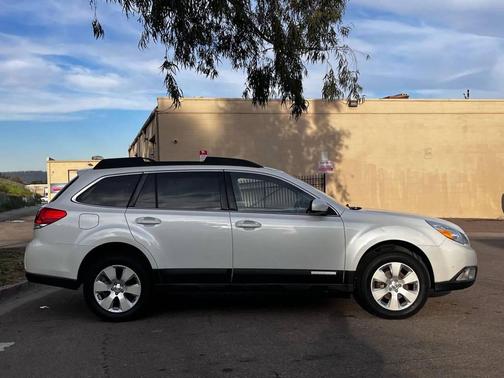 2012 Subaru Outback 2.5i Premium