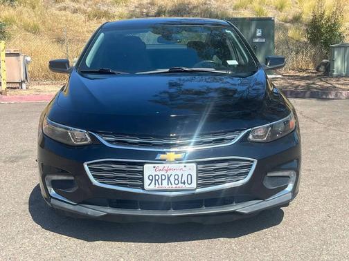 Black 2018 Chevrolet Malibu LT