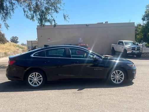 Black 2018 Chevrolet Malibu LT