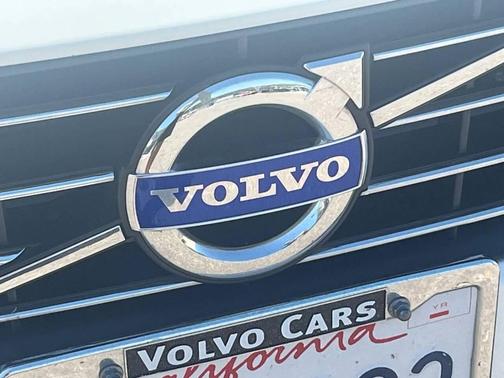 Crystal White Pearl 2015 Volvo S60 T5 Premier