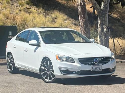Crystal White Pearl 2015 Volvo S60 T5 Premier