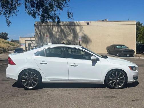 Crystal White Pearl 2015 Volvo S60 T5 Premier