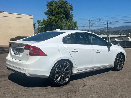 Crystal White Pearl 2015 Volvo S60 T5 Premier