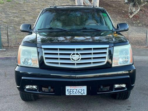 2003 Cadillac Escalade Base