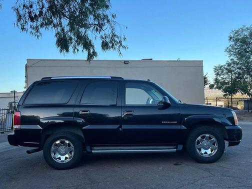 2003 Cadillac Escalade Base