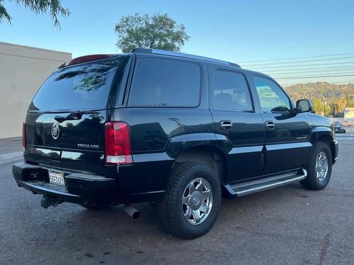 2003 Cadillac Escalade Base