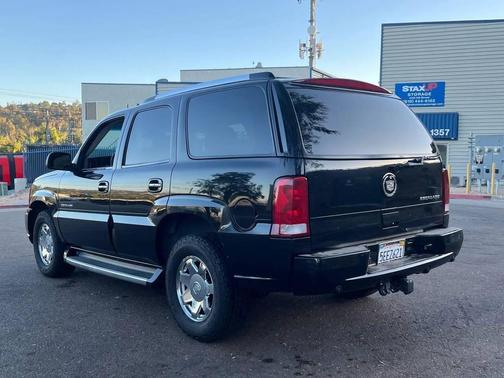2003 Cadillac Escalade Base
