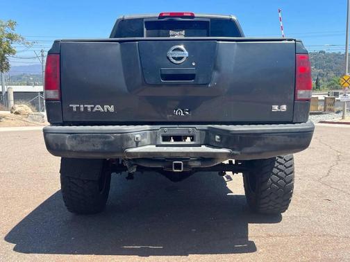 2006 Nissan Titan XE Crew Cab