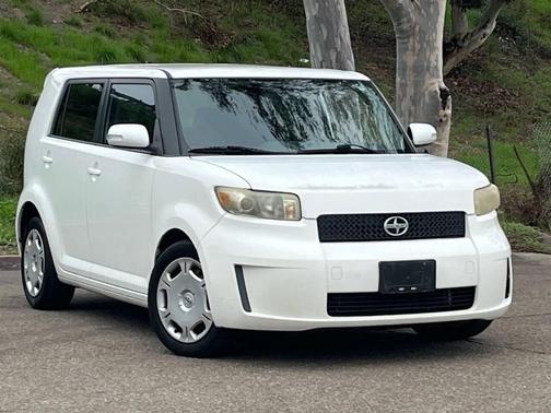 Super White 2008 Scion xB Base