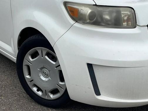 Super White 2008 Scion xB Base