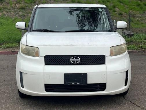 Super White 2008 Scion xB Base