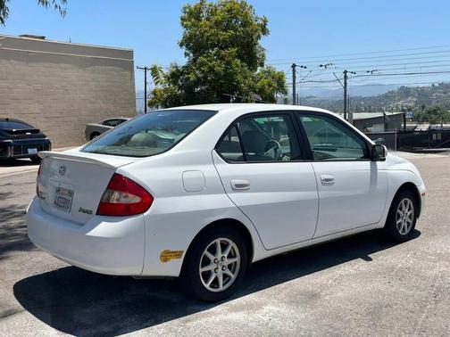 White 2001 Toyota Prius Base