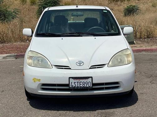 White 2001 Toyota Prius Base