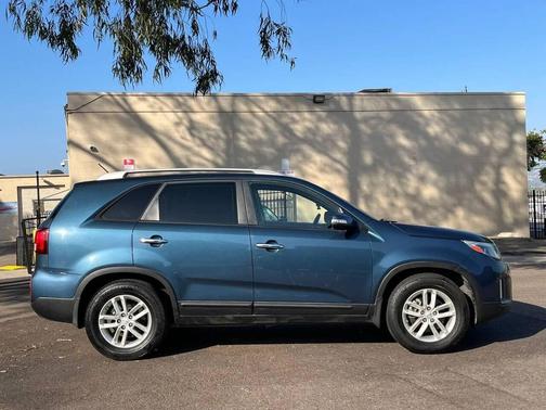 Wave Blue 2015 Kia Sorento LX