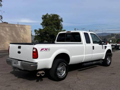 White 2008 Ford F-250 XLT