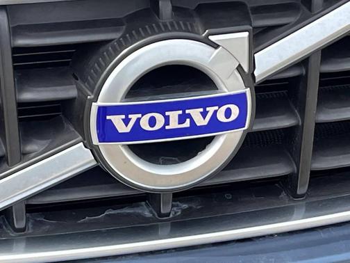 Blue 2010 Volvo XC60 3.2