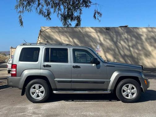 Gray 2012 Jeep Liberty Sport
