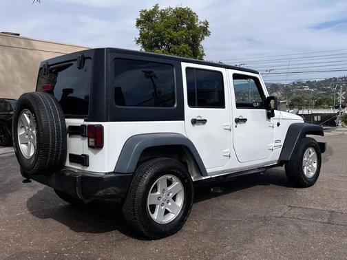 Bright White Clearcoat 2018 Jeep Wrangler JK Unlimited Sport