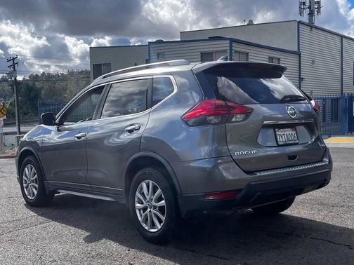 2017 Nissan Rogue SV