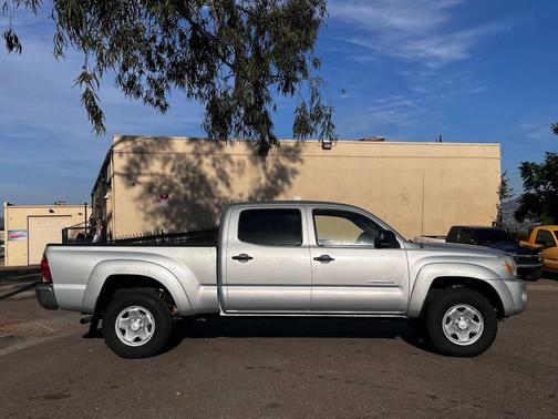 2005 Toyota Tacoma PreRunner Double Cab