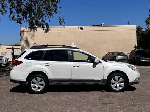 2010 Subaru Outback 2.5 i Limited