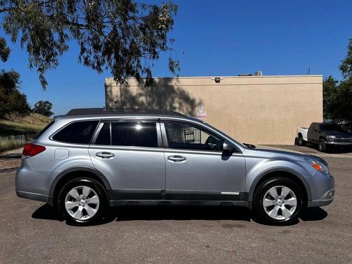 2012 Subaru Outback 2.5i Limited