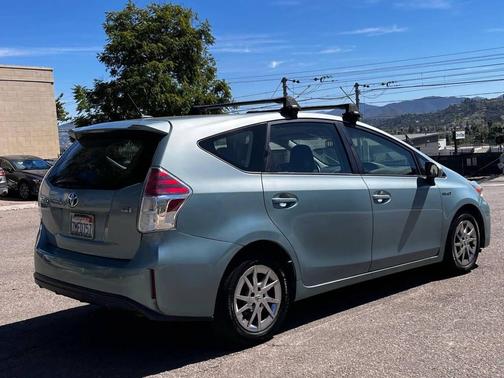 2015 Toyota Prius v Four