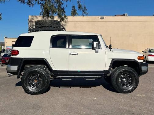 2010 Toyota FJ Cruiser Base