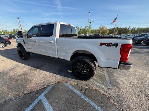 Oxford White 2017 Ford F-250 Lariat