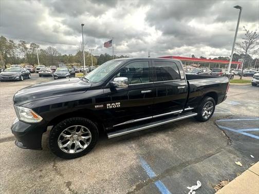 2017 RAM 1500 Limited Crew Cab 4x4 6'4' Box