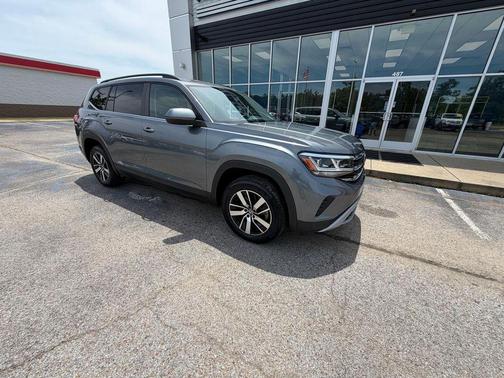 Platinum Gray Metallic 2022 Volkswagen Atlas 2.0T SE