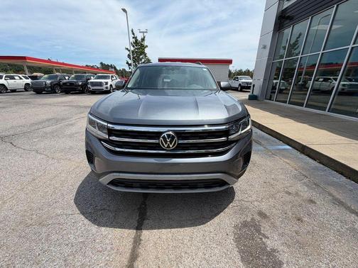 Platinum Gray Metallic 2022 Volkswagen Atlas 2.0T SE