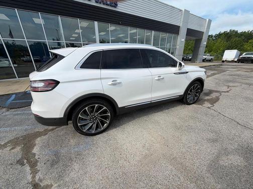 White Platinum Metallic Tri-Coat 2019 Lincoln Nautilus Reserve