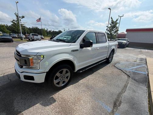 Space White Metallic 2022 Ford F-150 XL