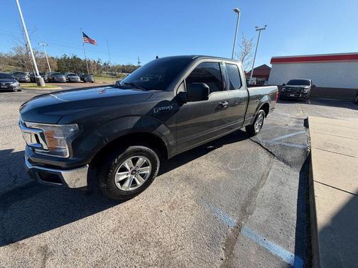 Magnetic Metallic 2019 Ford F-150 XLT