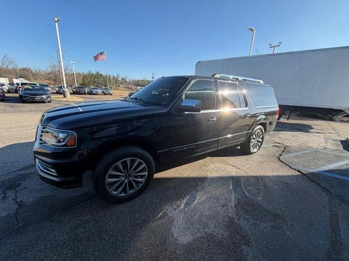 2015 Lincoln Navigator Base