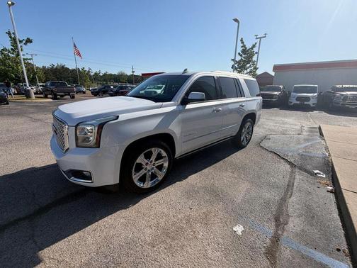 White Frost Tricoat 2017 GMC Yukon Denali
