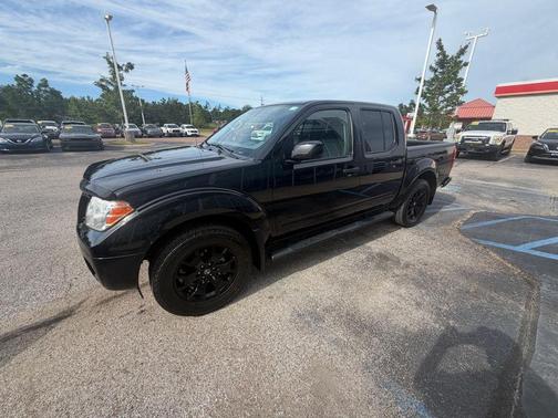 Magnetic Black Pearl 2020 Nissan Frontier SV