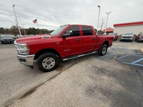2020 RAM 2500 Tradesman Crew Cab 4X4 6'4' Box