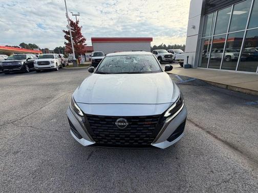 2024 Nissan Altima SR FWD