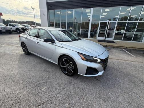 2024 Nissan Altima SR FWD