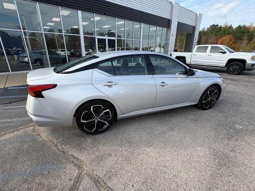 2024 Nissan Altima SR FWD