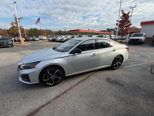 2024 Nissan Altima SR FWD