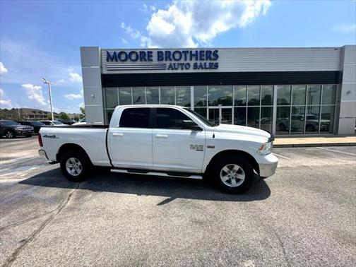 2019 RAM 1500 SLT
