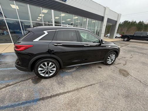 2021 INFINITI QX50 LUXE
